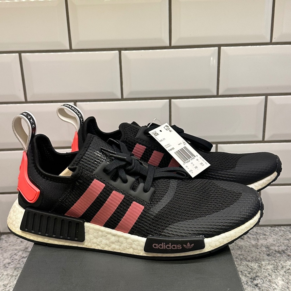 Adidas NMD R1 FV9153 Black Pink Boost‎ Mens Running Lifestyle Shoes Sz 11.5